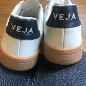 Veja Sneakers Size 39